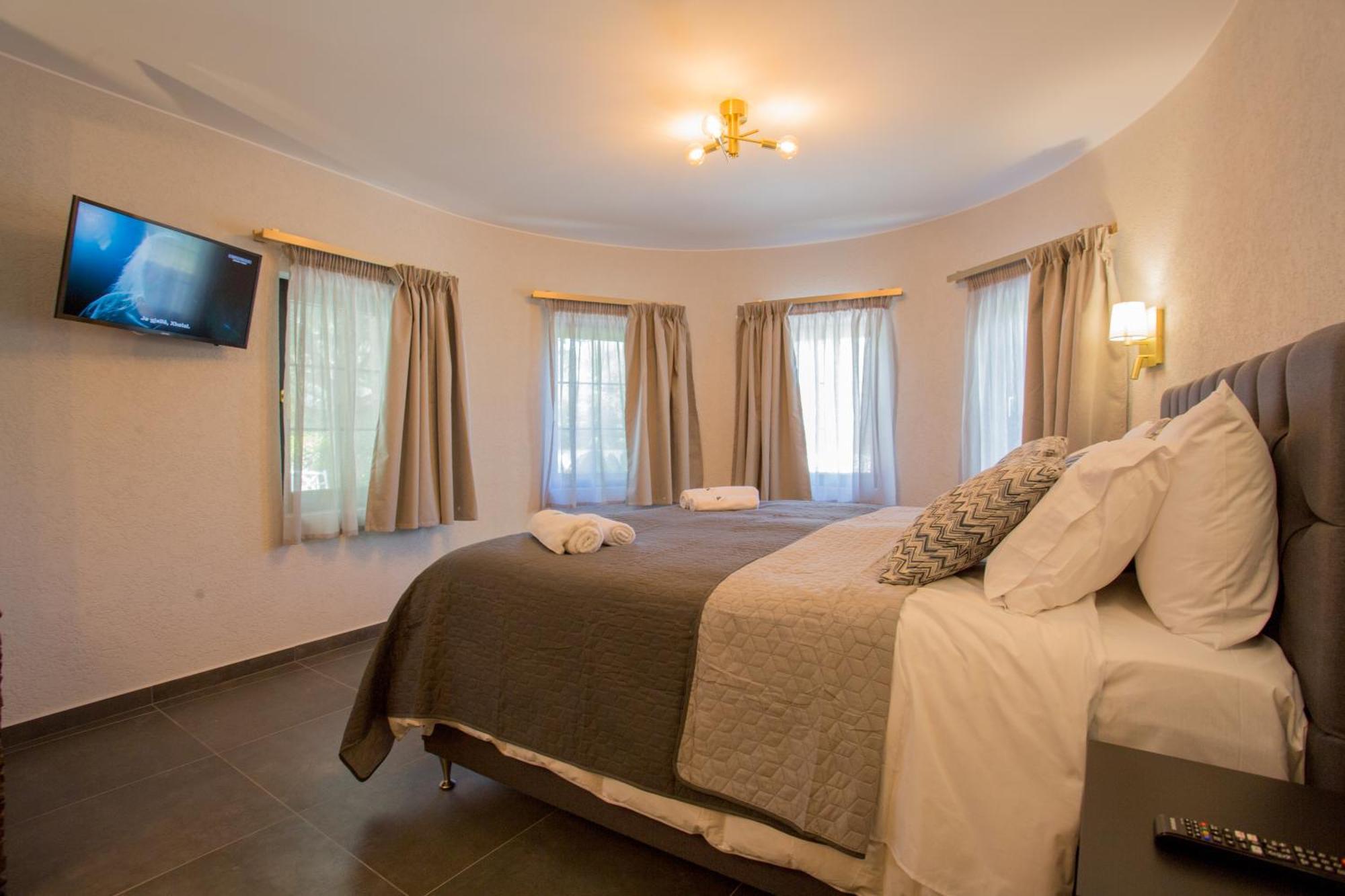 River House Boutique Hotell 4*